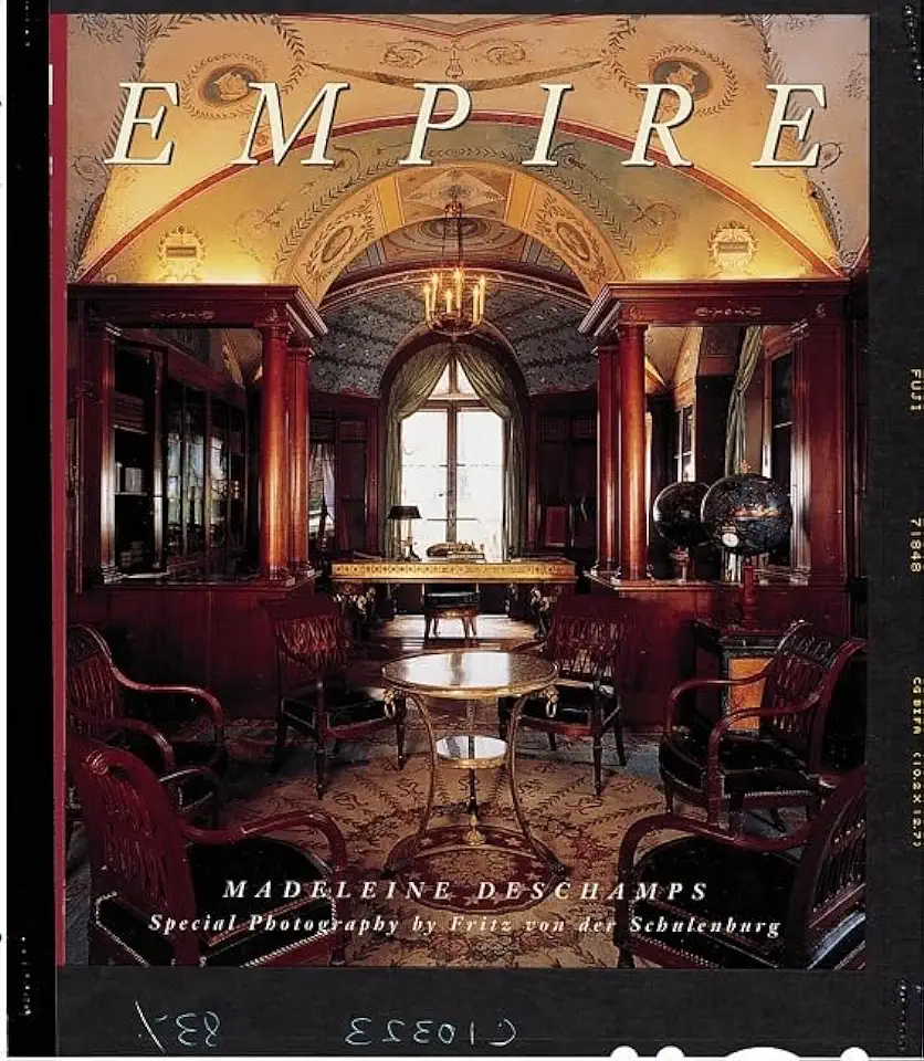 Capa do Livro Empire - Madeleine Deschamps