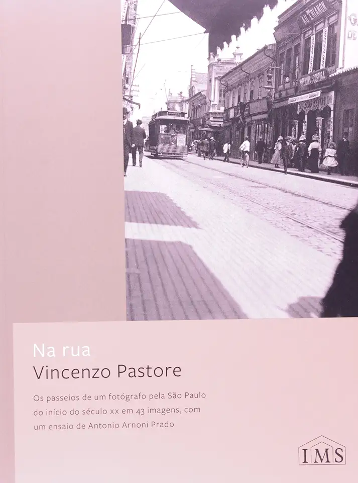 Capa do Livro Na Rua - Vincenzo Pastore