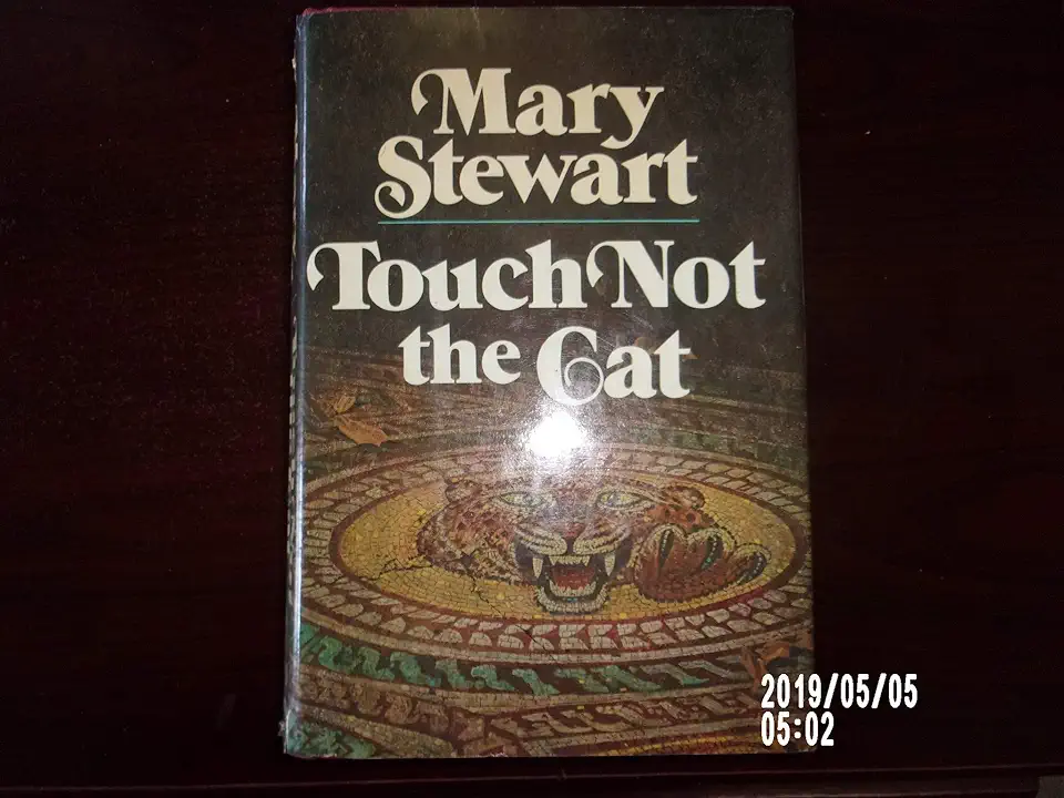 Capa do Livro Não Toque no Gato - Mary Stewart