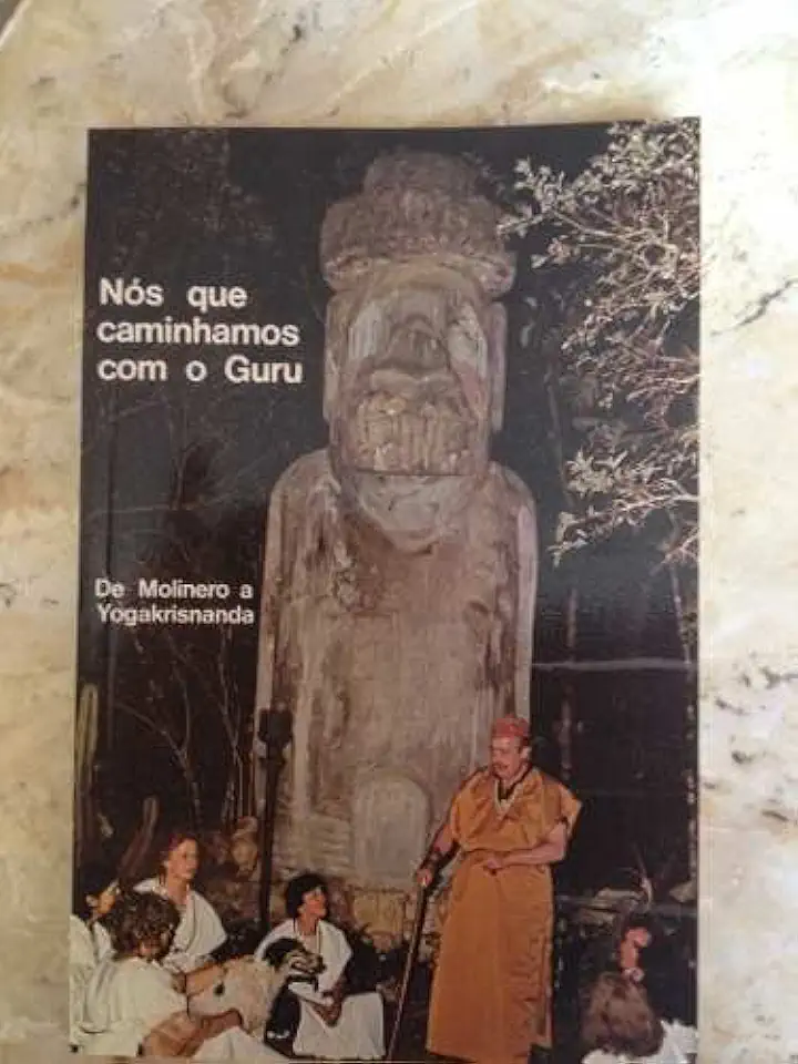 Capa do Livro Nós que Caminhamos com o Guru - Molinero Yogakrisnanda