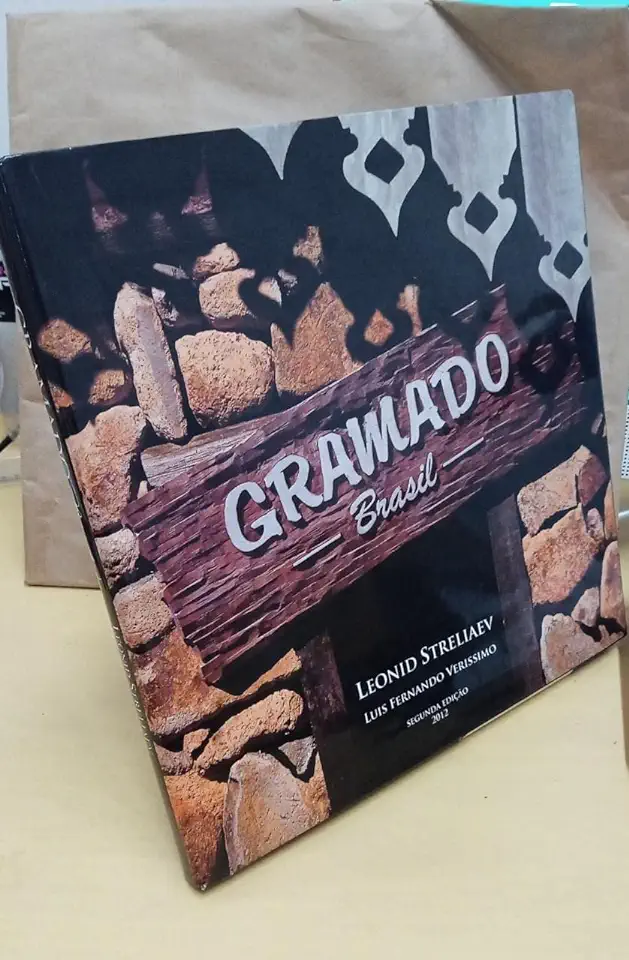 Capa do Livro Gramado Brasil - Leonid Streliaev e Luis Fernando Verissimo