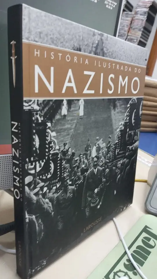 Capa do Livro História Ilustrada do Nazismo - Alessandra Minerbi