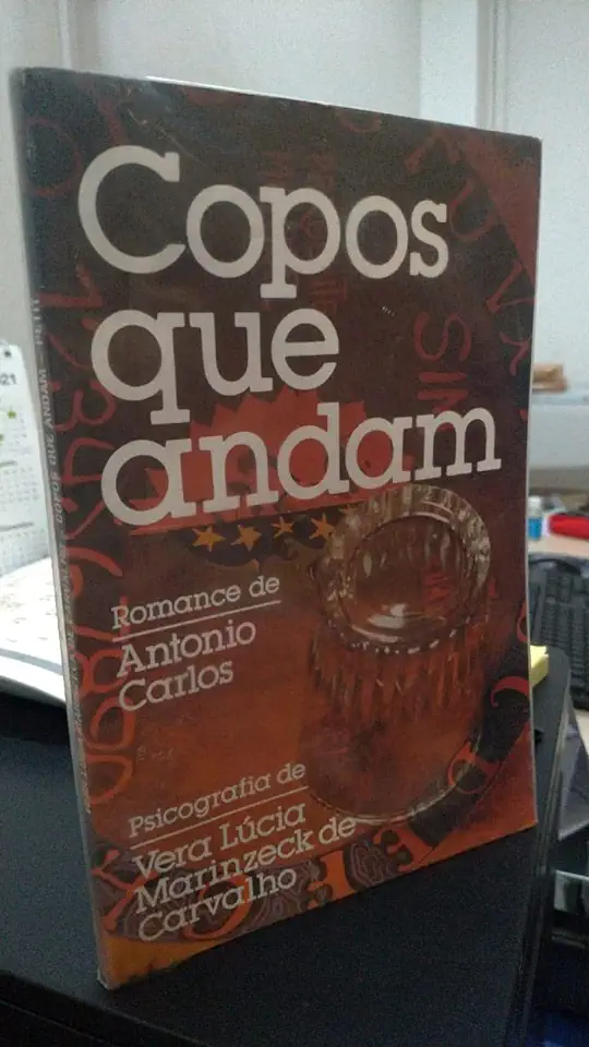 Capa do Livro Copos Que Andam - Vera Lúcia Marinzeck de Carvalho