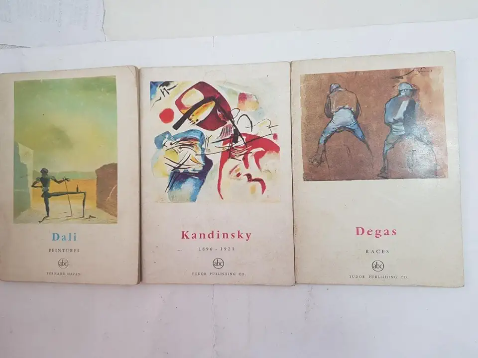 Capa do Livro Degas Races - Dali Peintures - Kandinsky 1896 1921 - Tudor Publishing Company