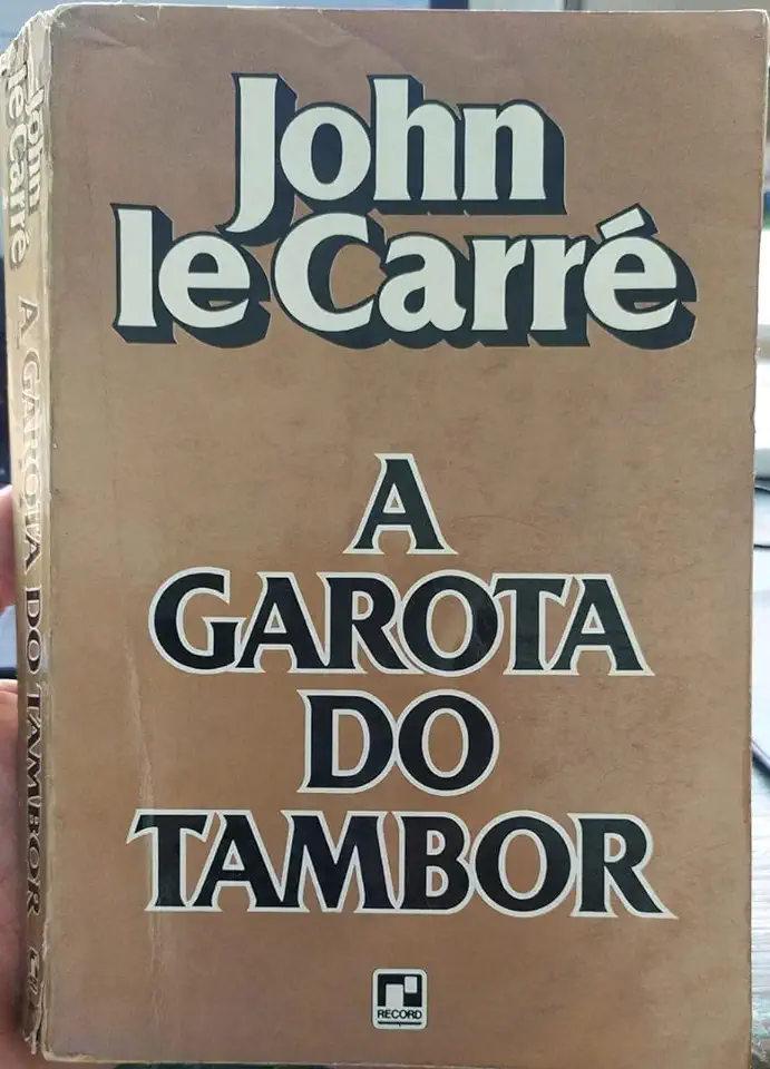 Capa do Livro A Garota do Tambor - John Le Carré
