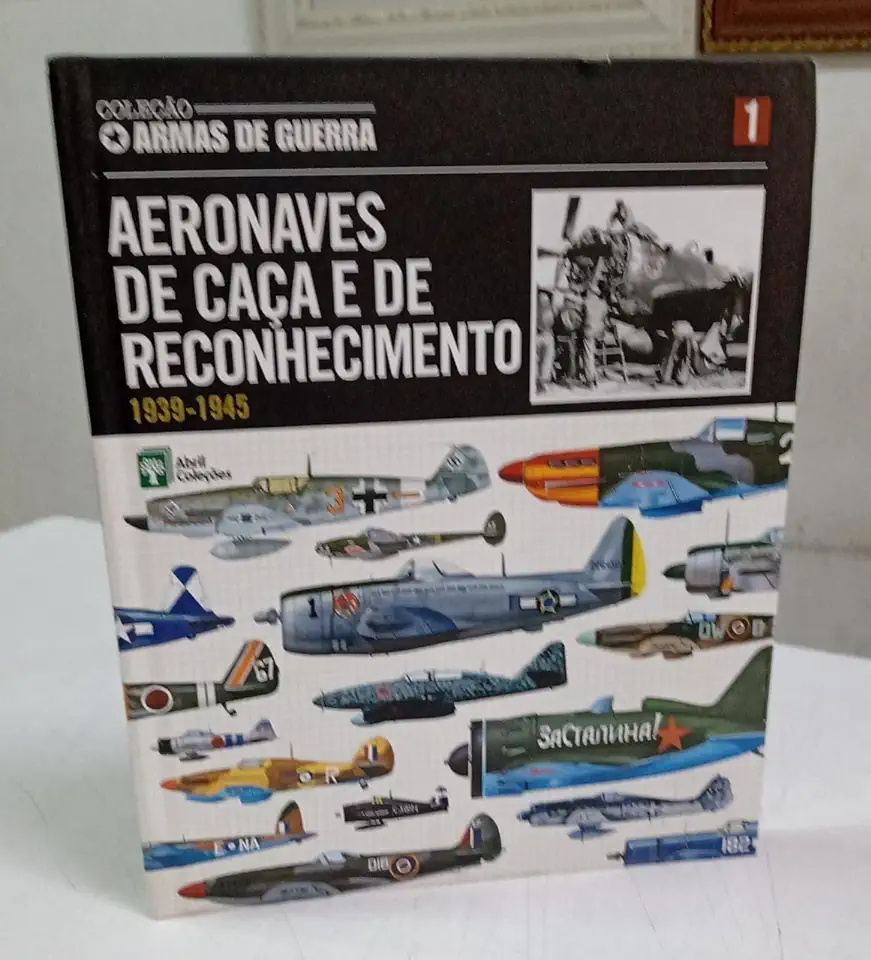 Capa do Livro Aeronaves de Caça e de Reconhecimento - Armas de Guerra